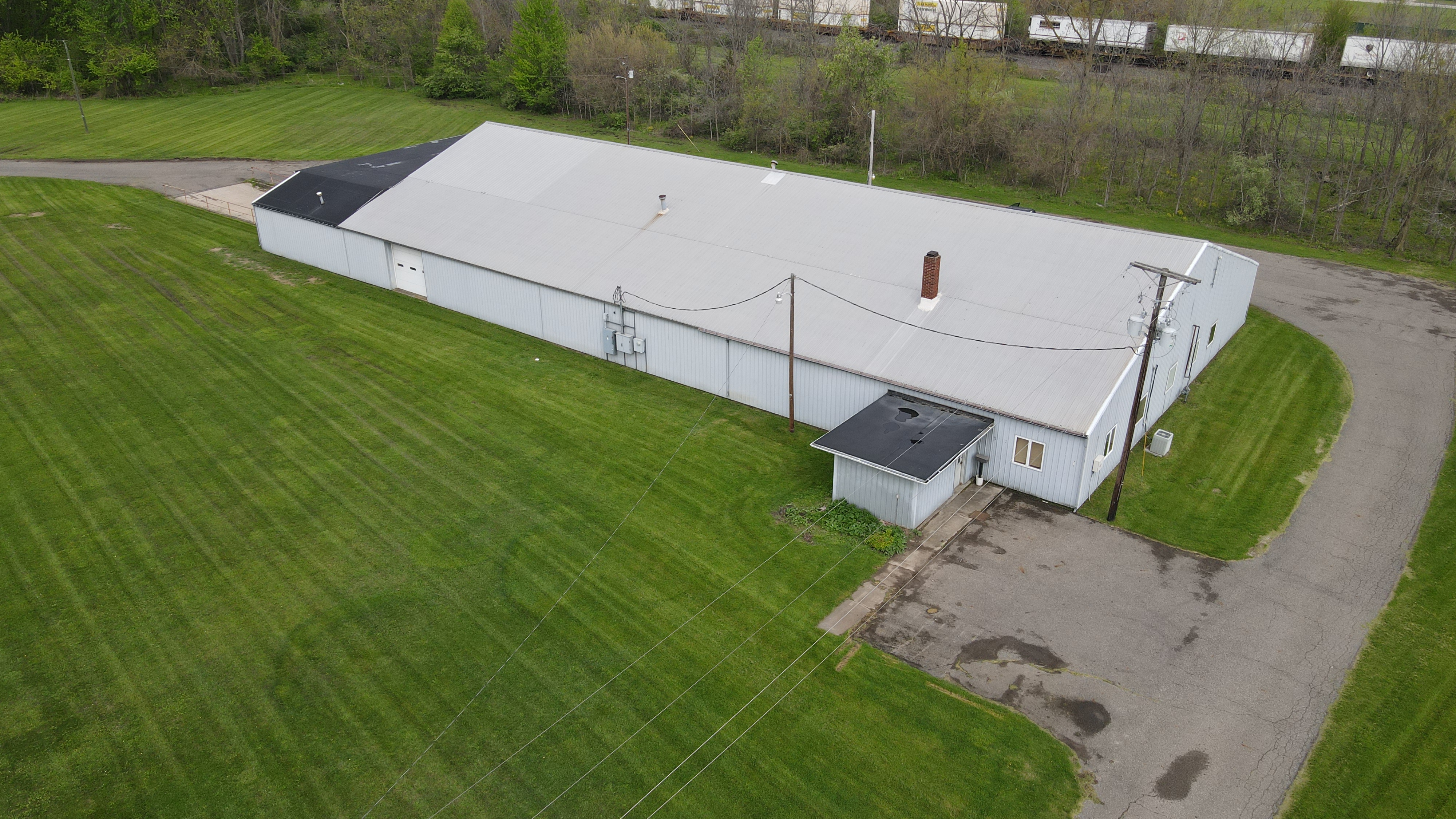 221 W Cherry St — Warehouse